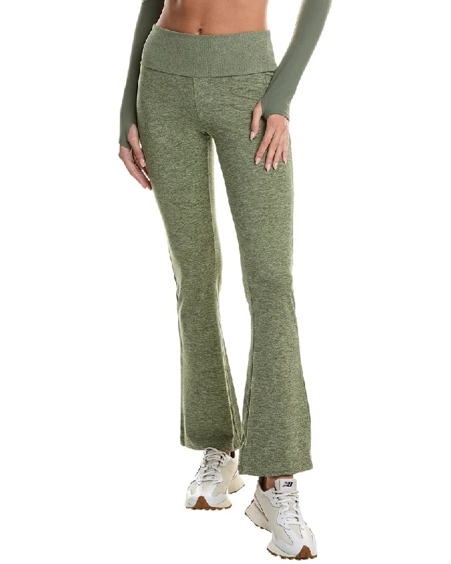 Weworewhat Low Rise Flare Pant Slim Fit Casual Pants