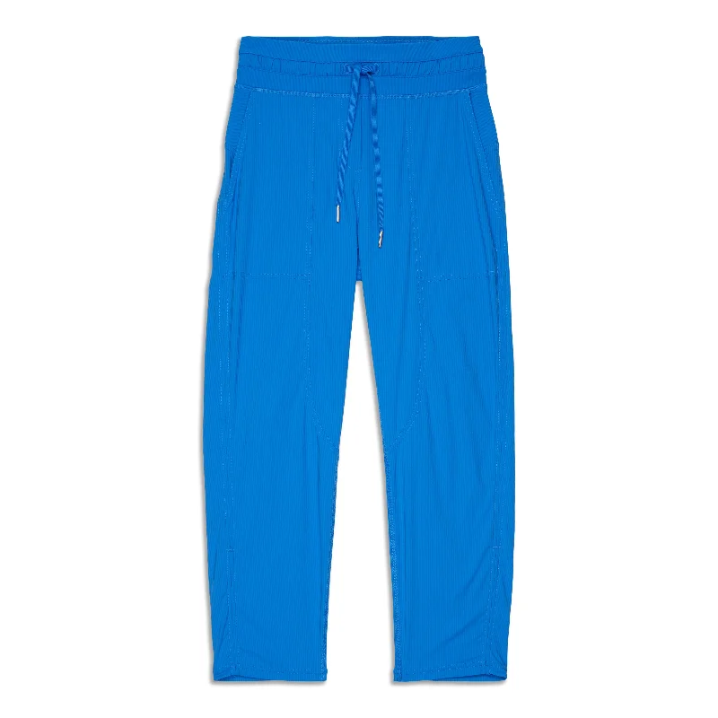 Dance Studio Mid-Rise Cropped Pant - Resale Classic Stretch Pants