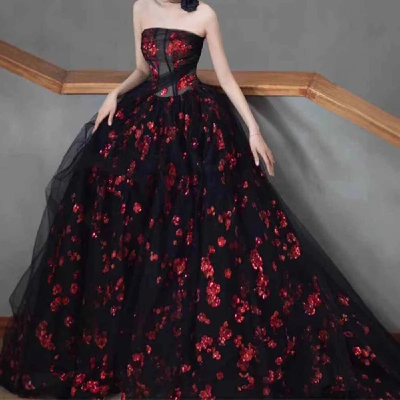 Elegant Black Lace Embroidered Strapless Evening Dress