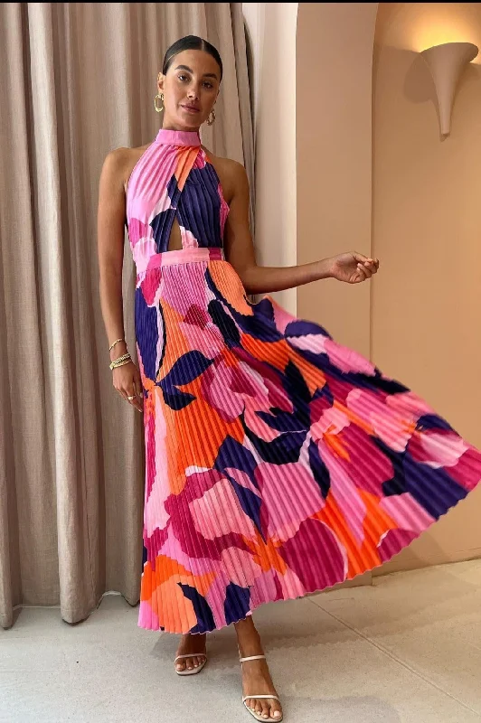 Halter Neck Pleated maxi Dress Trendy Maxi Dress with Lace
