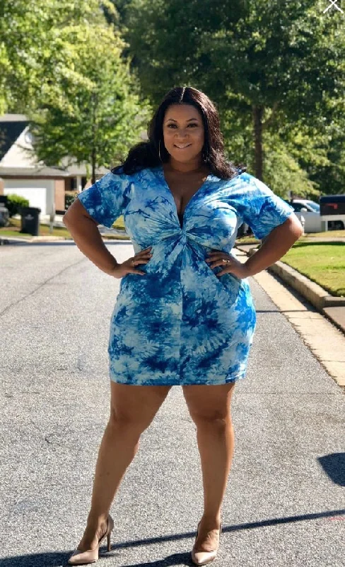 Plus Short Sleeve Blue Tie Dye Mini Dress Elegant Floral-Print Mini Dress