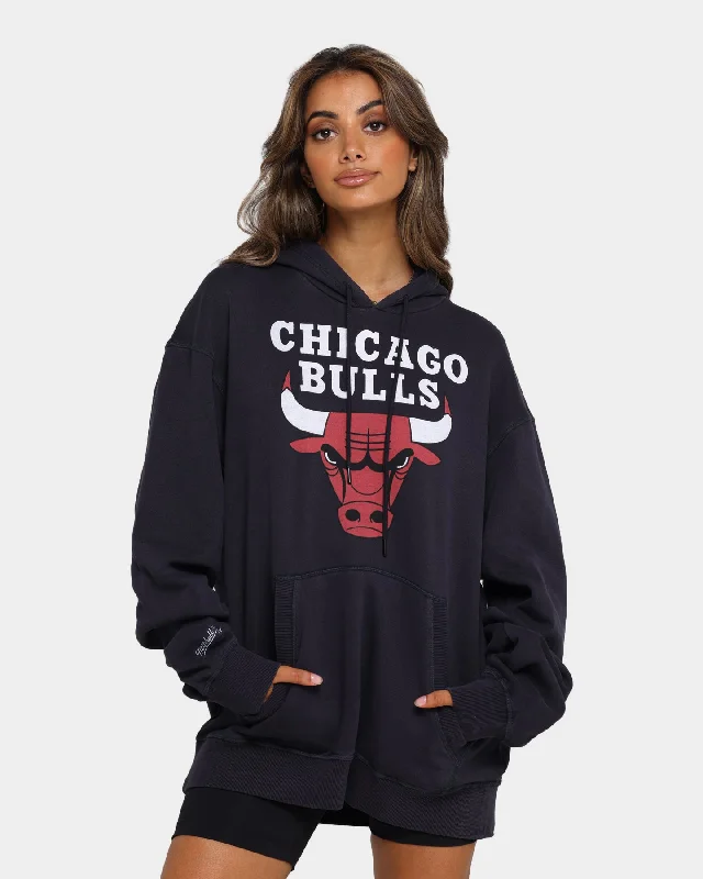 Mitchell & Ness Chicago Bulls Logo Vintage Hoodie Faded Black Hoodie with Exposed Zipper Edgy Industrial